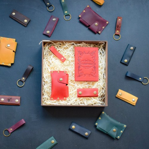 Набор кожаных аксессуаров BABAK Evora красный