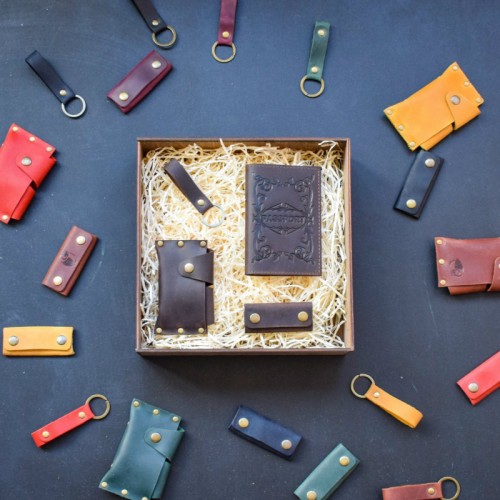 Набор кожаных аксессуаров BABAK Evora коричневый