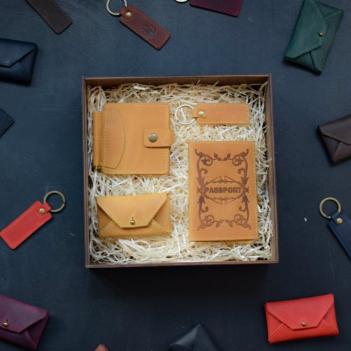 Набор кожаных аксессуаров BABAK Leon рыжий