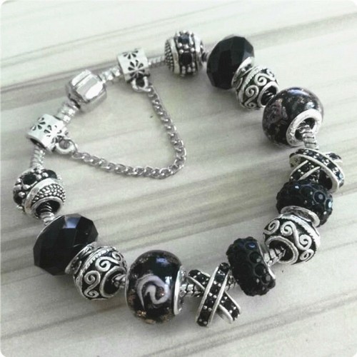 Браслет с шармами Flowers черный