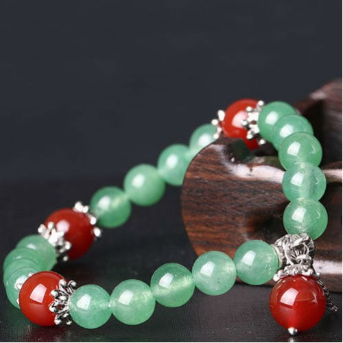 Браслет из натурального камня Хризопраз с перышком