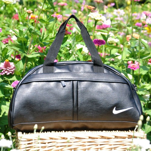Спортивная сумка Nike Bogen черная с белым