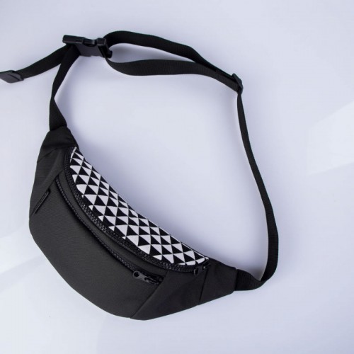 Черная бананка с треугольниками TWINSSTORE Б7